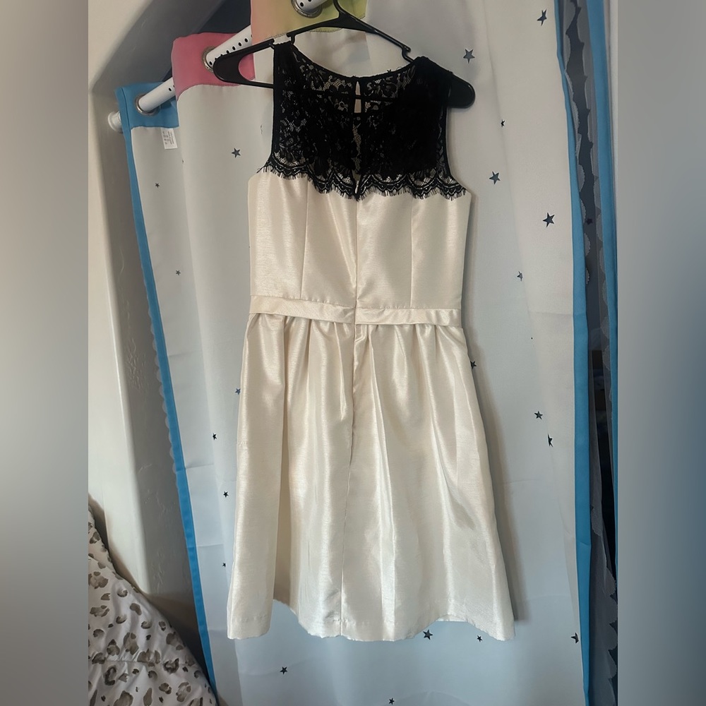Ivory with lace dress w/ pockets